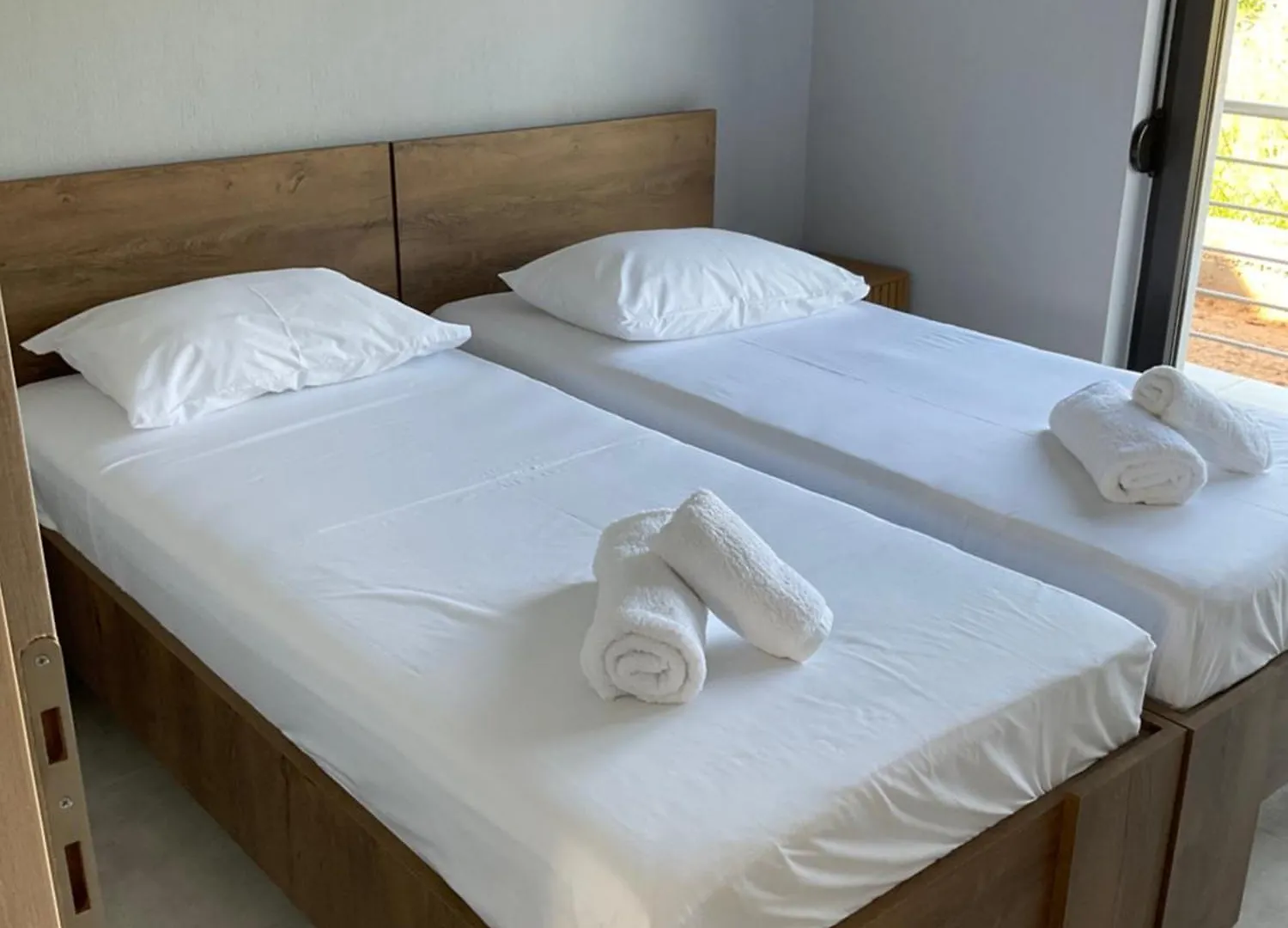 Elinor Apartments Flogita