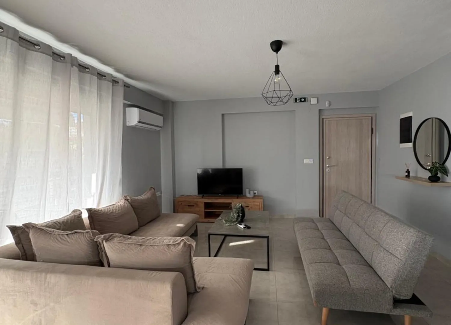 Elinor Apartments Flogita