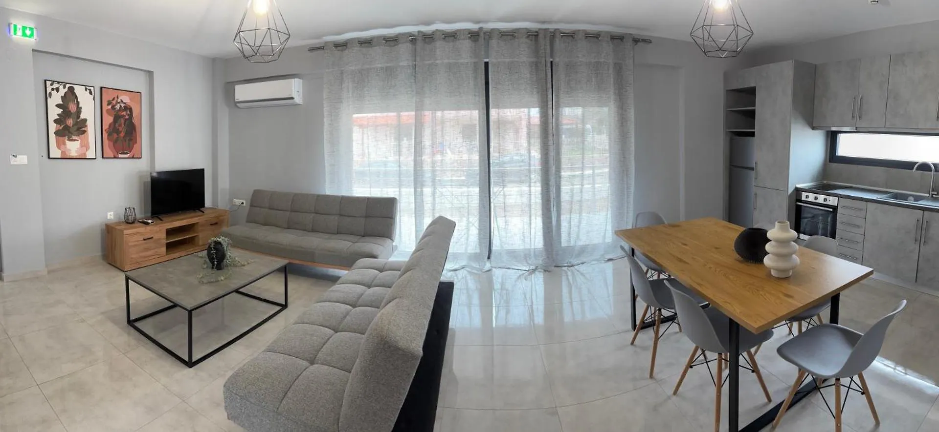 Elinor Apartments フロギタ