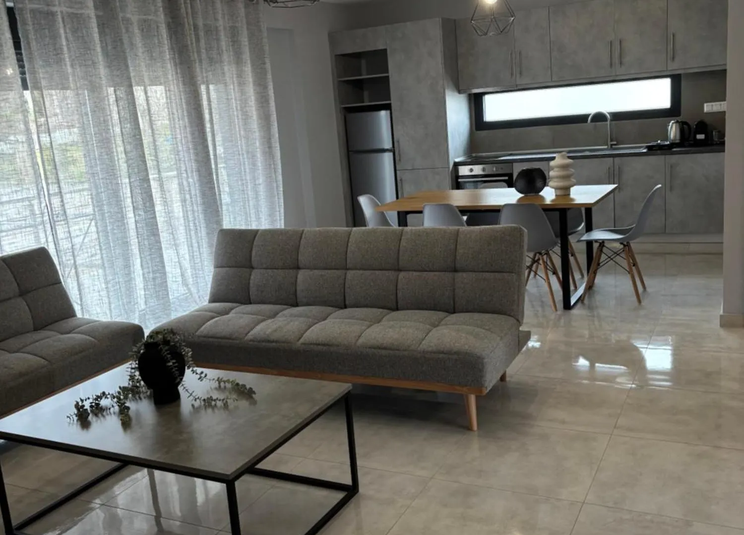 Elinor Apartments Flogita