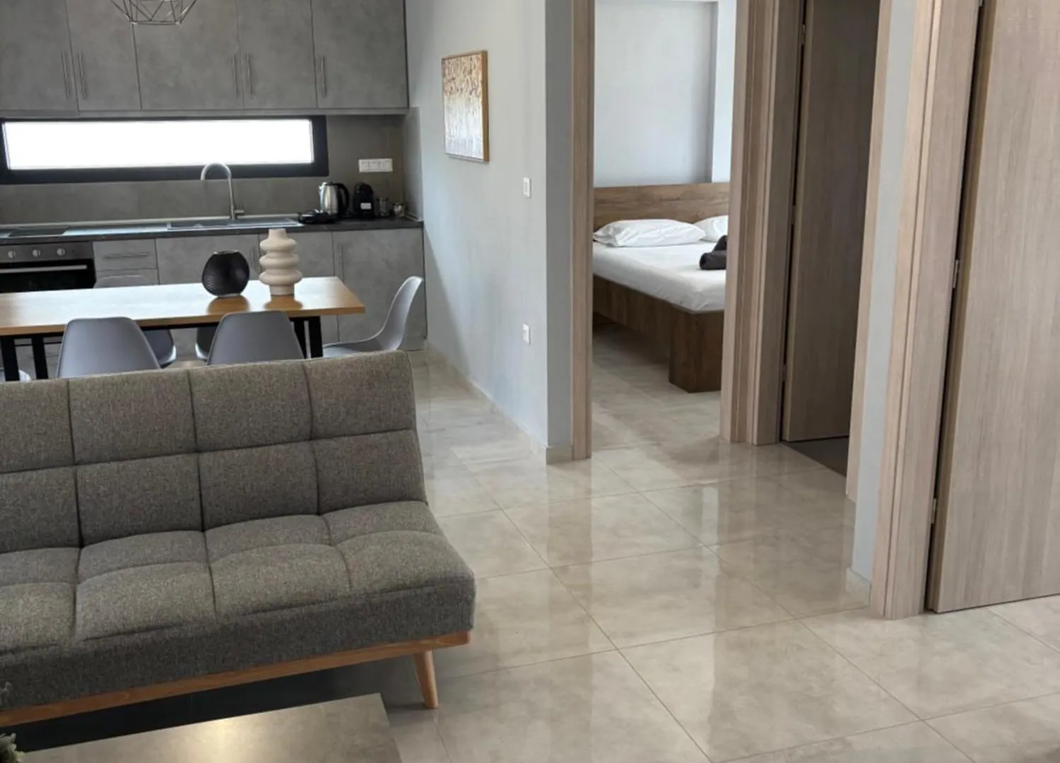 Elinor Apartments Flogita