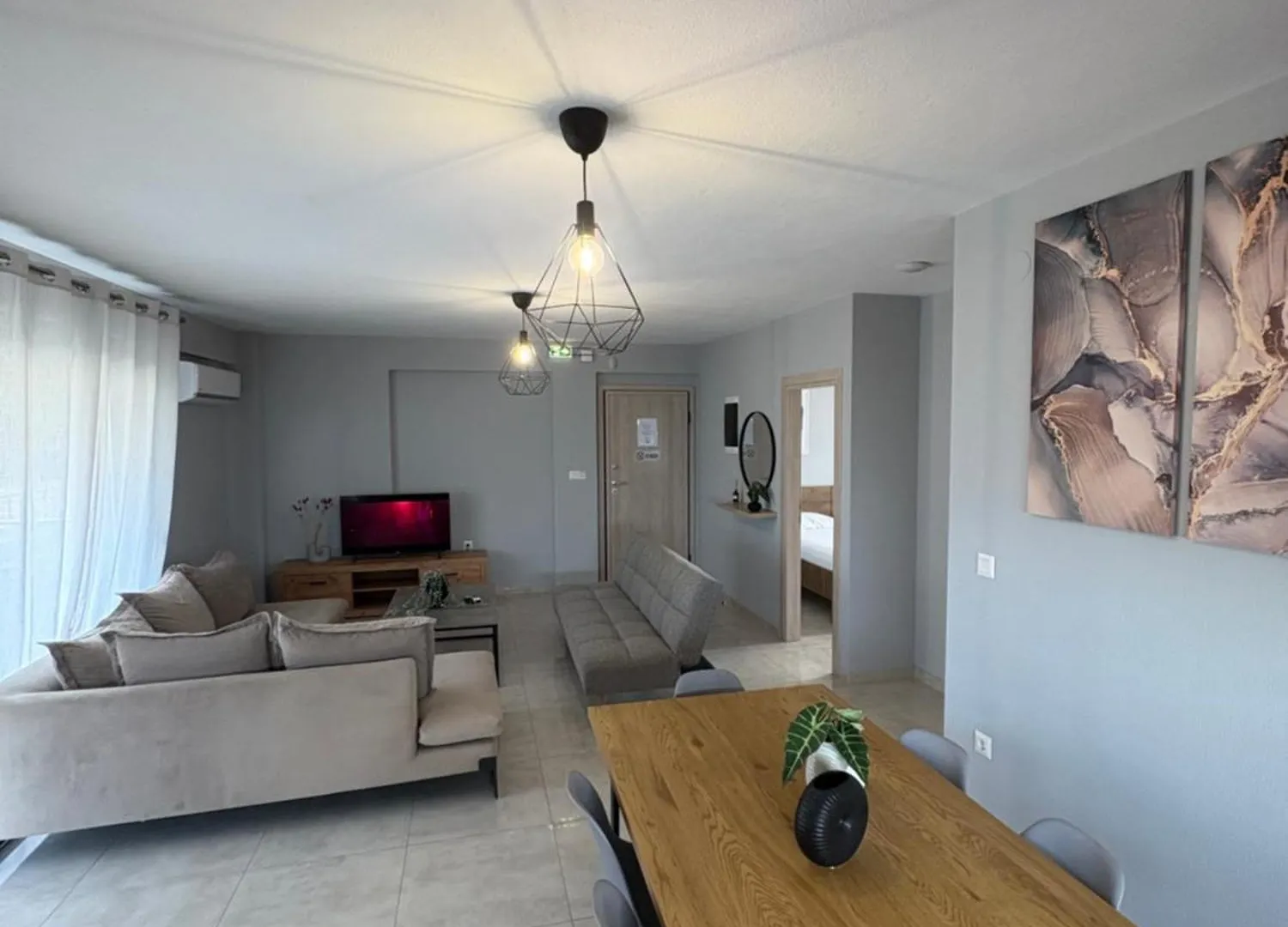 Elinor Apartments Flogita