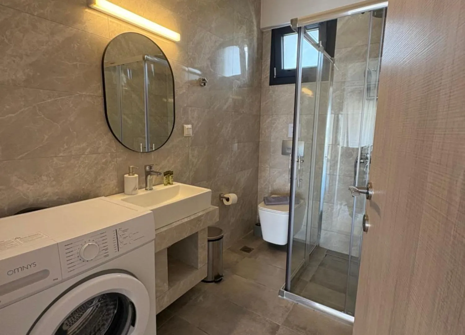 Elinor Apartments Flogita