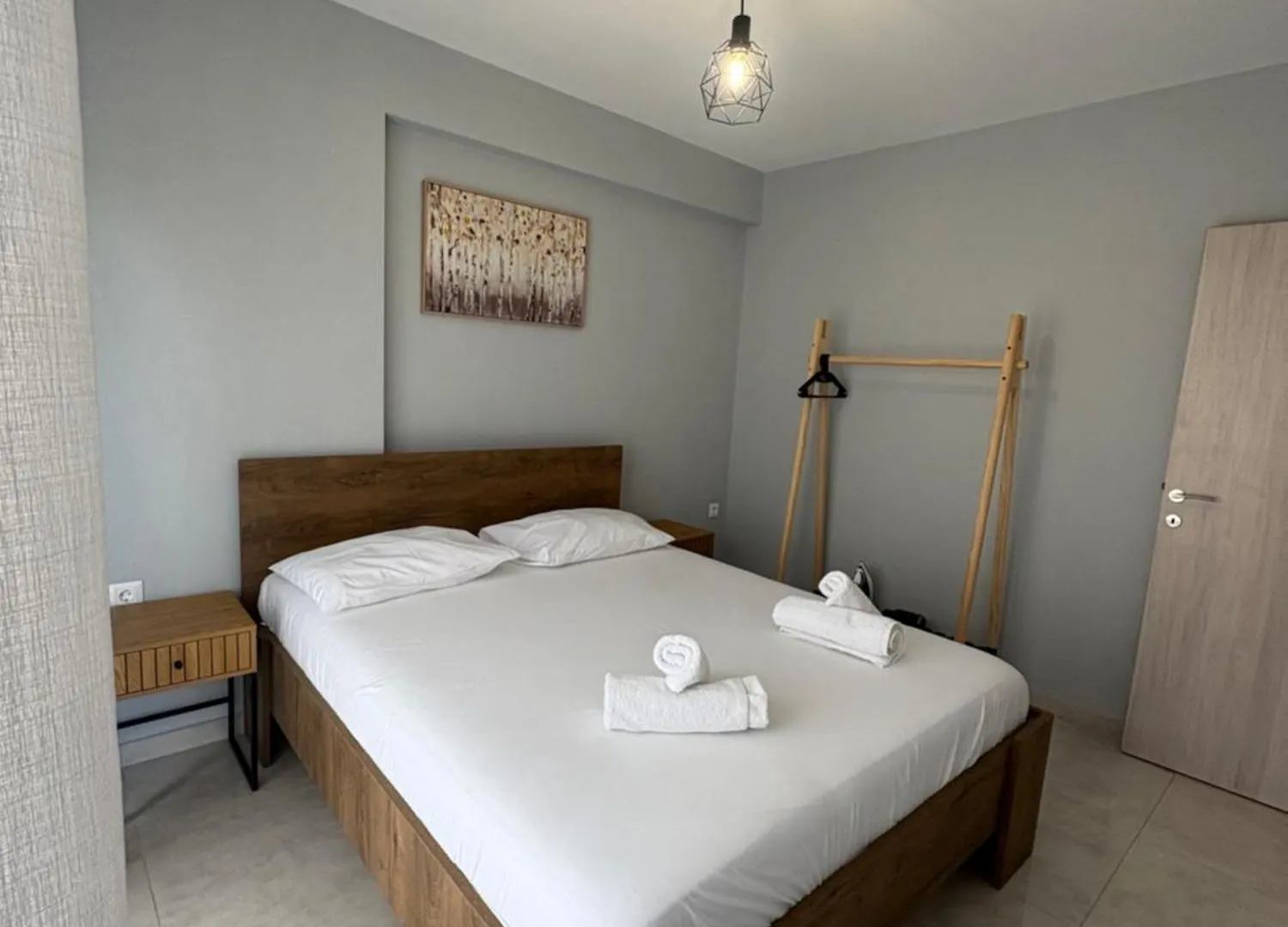 Elinor Apartments Flogita