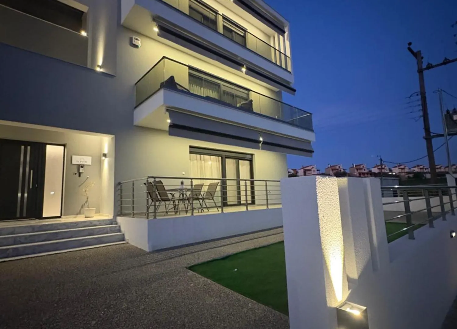Elinor Apartments Flogita